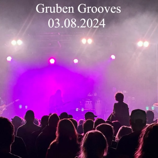 🎸Gruben Grooves Festival 2024 🎸

Am vergangenen Samstag fand das Gruben Grooves Festival in Oberstdorf statt. Unserer mobile Bühne und die passende Lichttechnik setzten die Künstler perfekt in Szene und sorgten vor der beeindruckenden Alpenkulisse für eine einzigartige Atmosphäre. Wir freuen uns, an diesem besonderen Event teilgenommen zu haben.🤘
.
Euer bestvent-Team
👉 Link in der Bio 👈
.
Ihr wollt noch mehr erfahren oder habt Interesse? Dann schaut auf unserer Homepage vorbei oder schreibt uns eine E-Mail an info@bestvent.de. Wir freuen uns auf eure Anfragen!
.
#light #sound #stage #video #flexible #bestvent #bestventgroup #bestventfs #veranstaltungstechnik #messebau #immenstadt #allgäu #grubengrooves #outdoorfestival #rocknroll